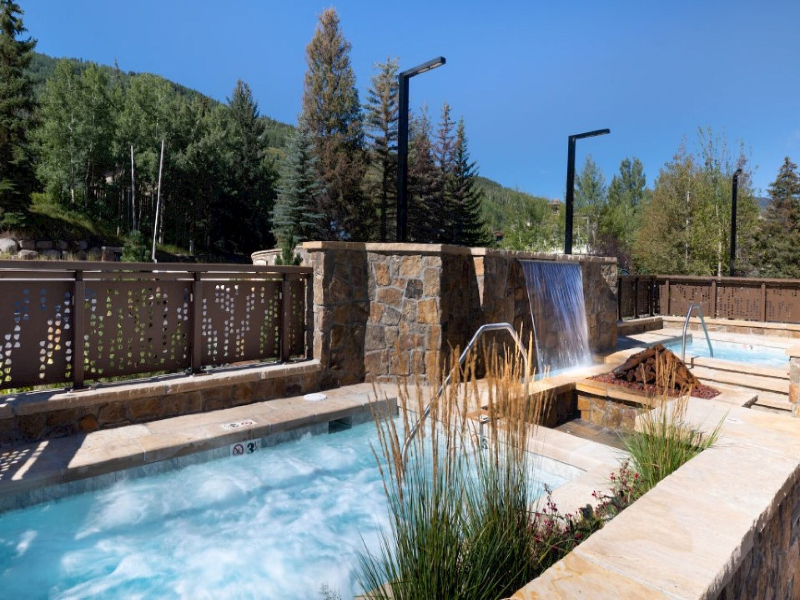 Manor Vail Lodge image