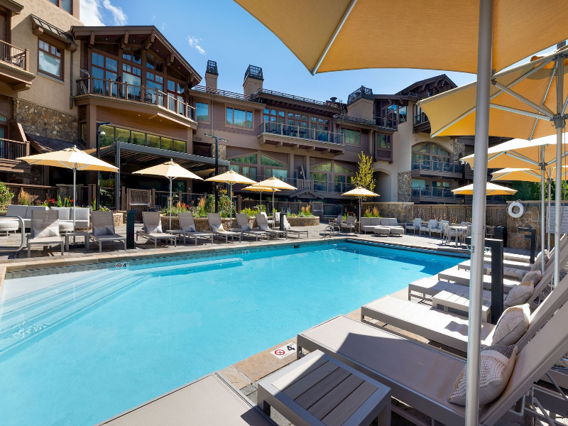 Manor Vail Lodge image
