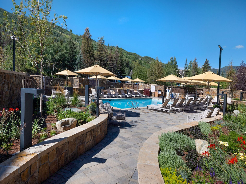 Manor Vail Lodge image