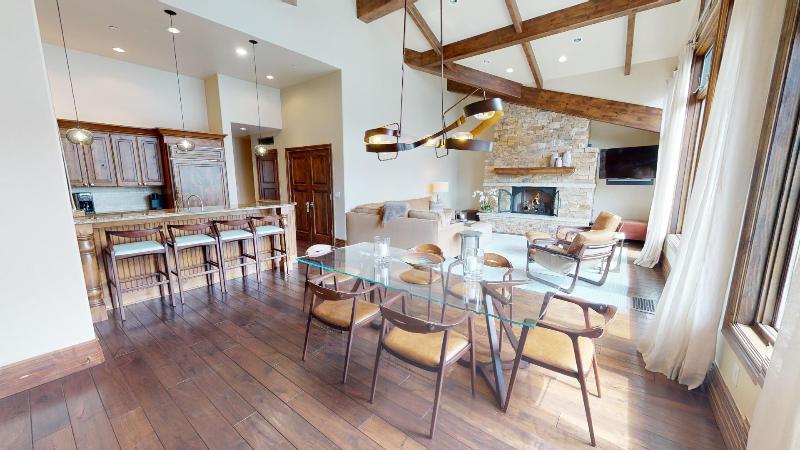 Manor Vail Lodge image