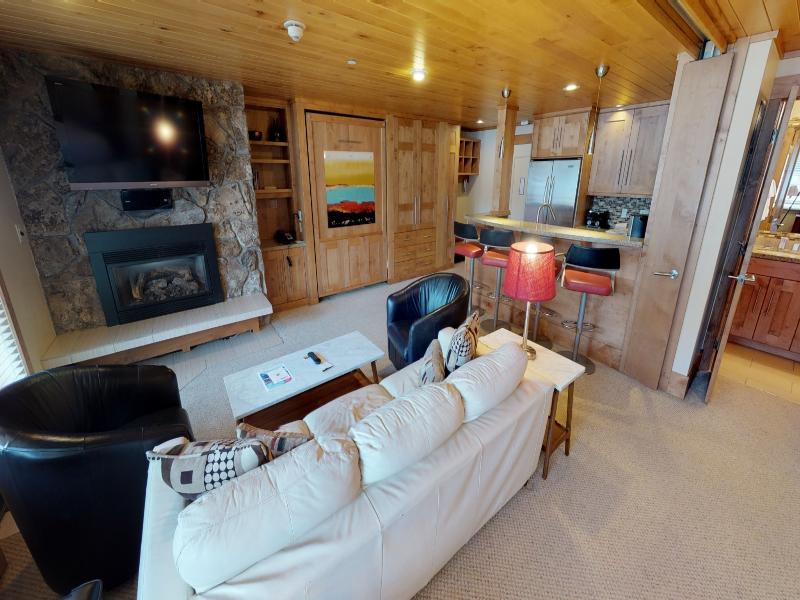 Manor Vail Lodge image
