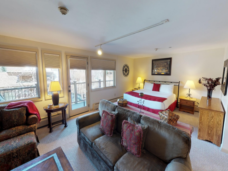 Manor Vail Lodge image