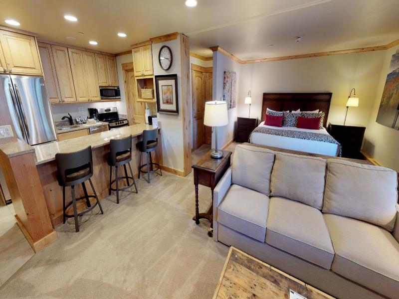 Manor Vail Lodge image
