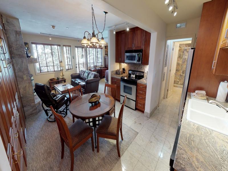Manor Vail Lodge image