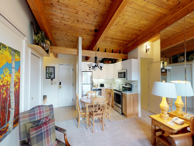 Manor Vail Lodge image