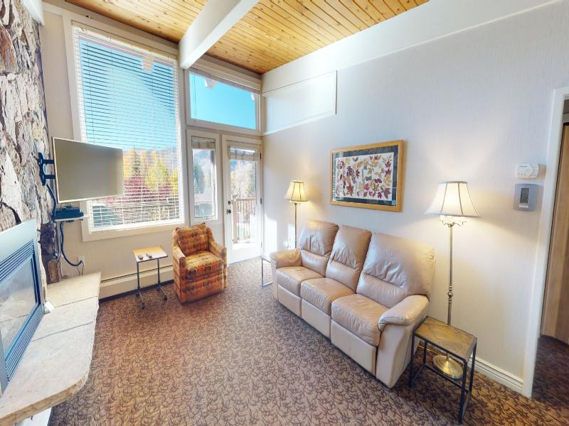 Manor Vail Lodge image