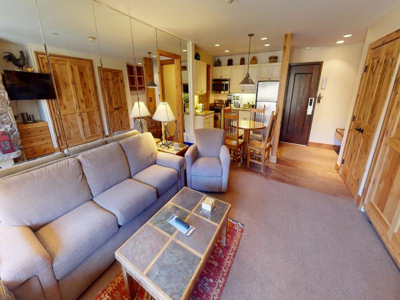 Manor Vail Lodge image