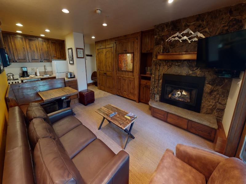 Manor Vail Lodge image