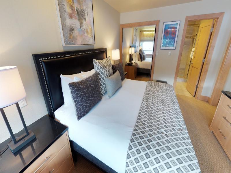 Manor Vail Lodge image