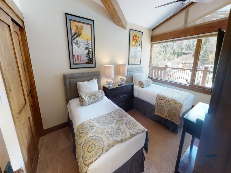 Manor Vail Lodge image