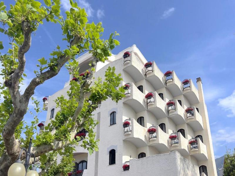 Bajamar Beach Hotel image