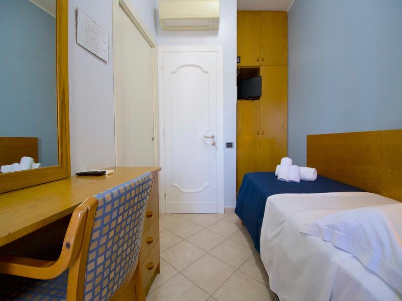 Bajamar Beach Hotel image
