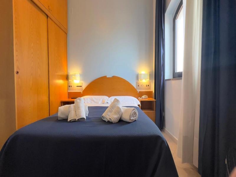 Bajamar Beach Hotel image