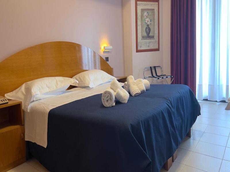 Bajamar Beach Hotel image