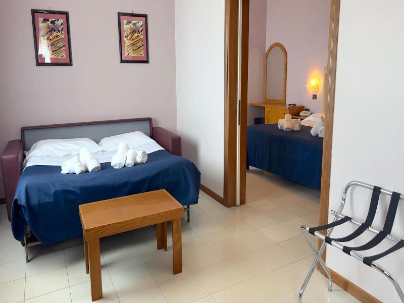 Bajamar Beach Hotel image