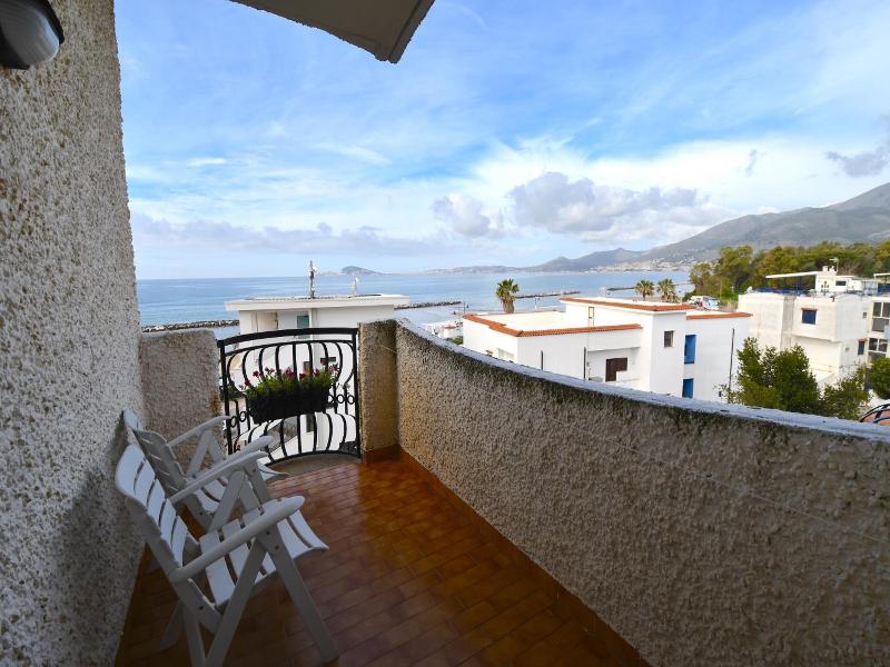 Bajamar Beach Hotel image