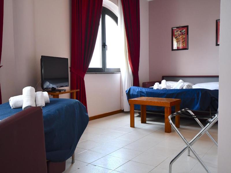 Bajamar Beach Hotel image