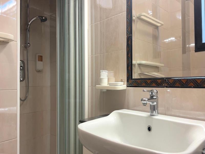 Bajamar Beach Hotel image