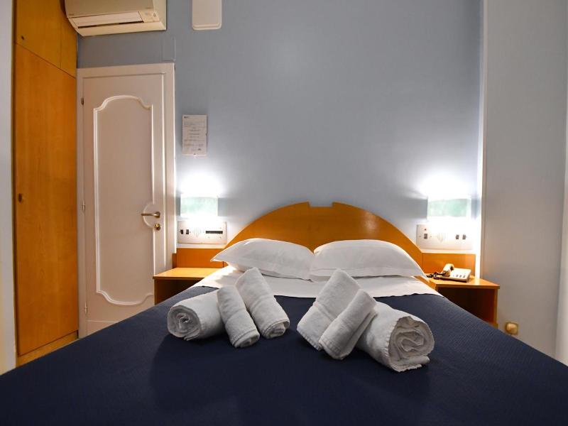 Bajamar Beach Hotel image