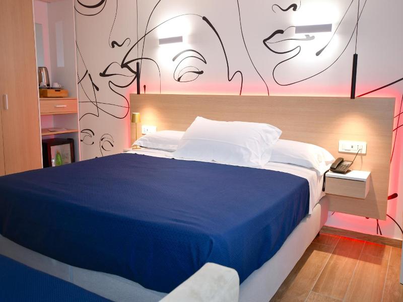Bajamar Beach Hotel image