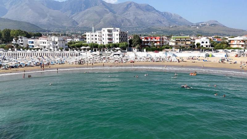 Bajamar Beach Hotel image