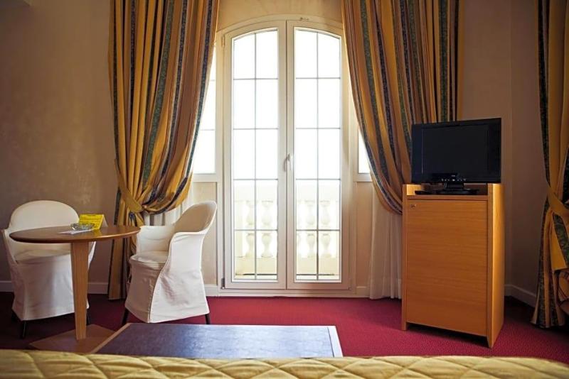 Grand Hotel image