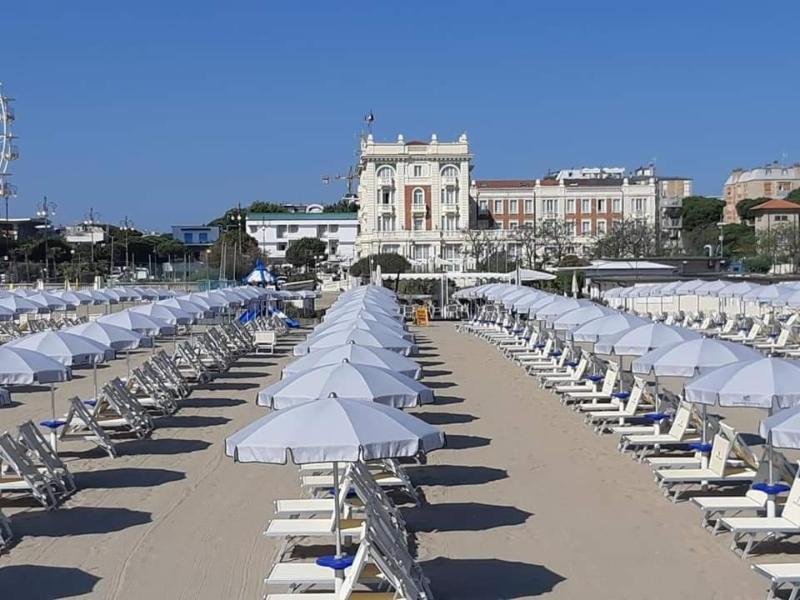 Grand Hotel image