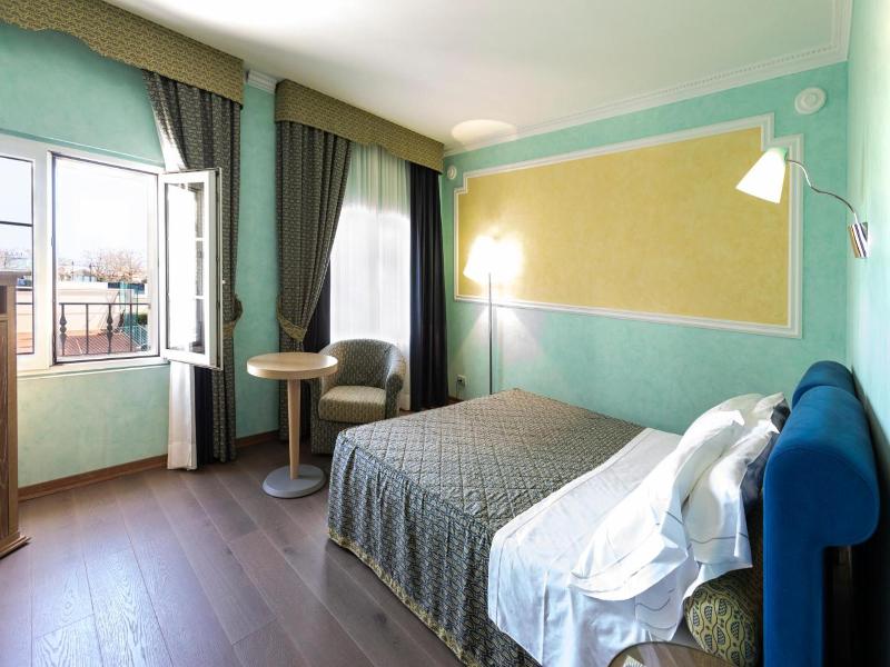 Grand Hotel image