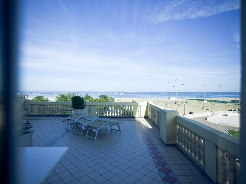 Grand Hotel image