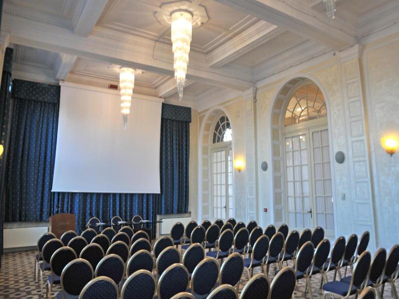 Grand Hotel image