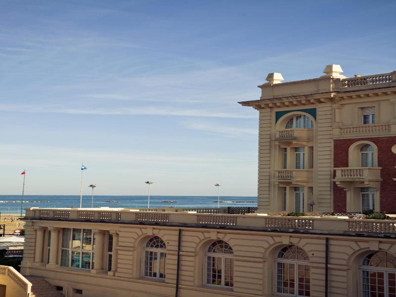 Grand Hotel image