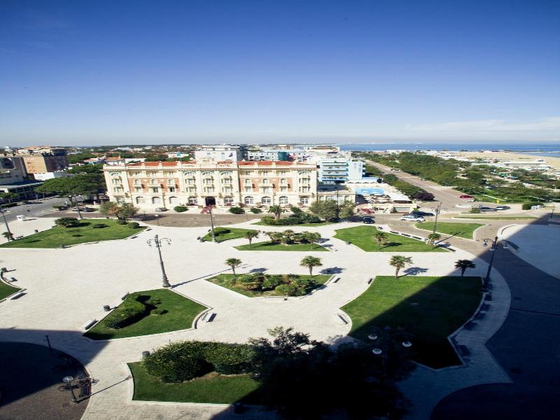 Grand Hotel image