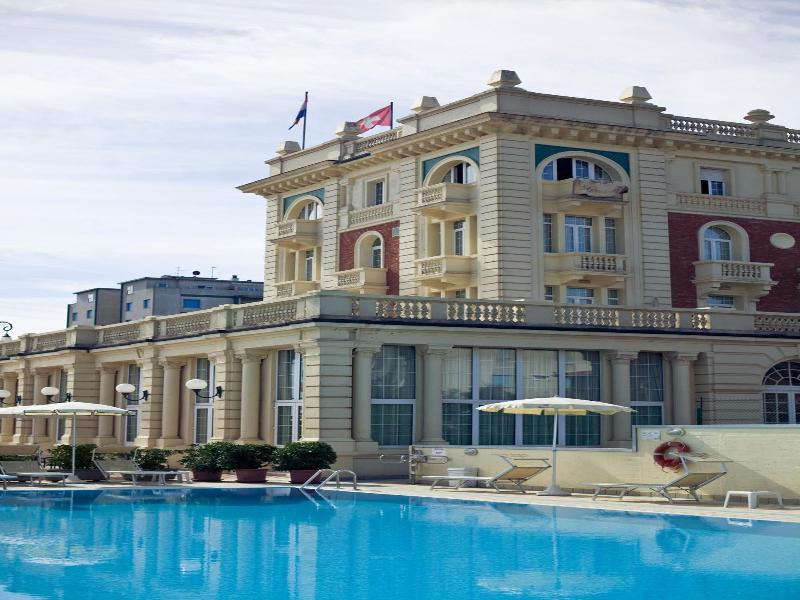 Grand Hotel image