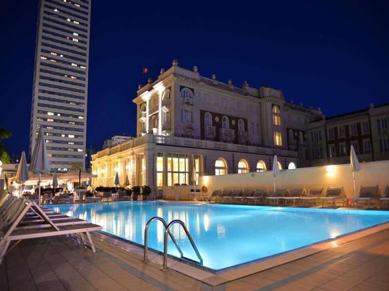 Grand Hotel image