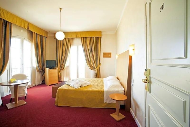 Grand Hotel image