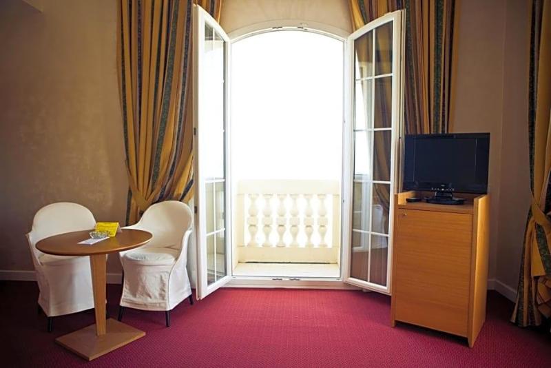 Grand Hotel image