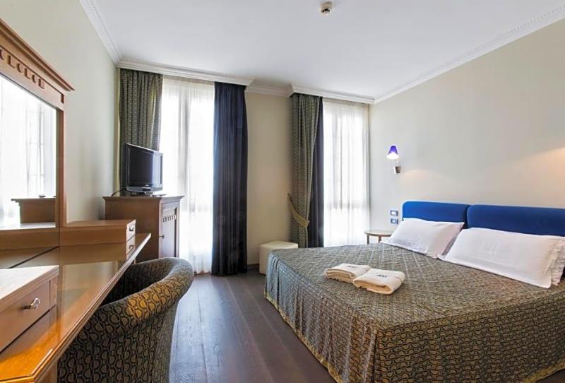 Grand Hotel image