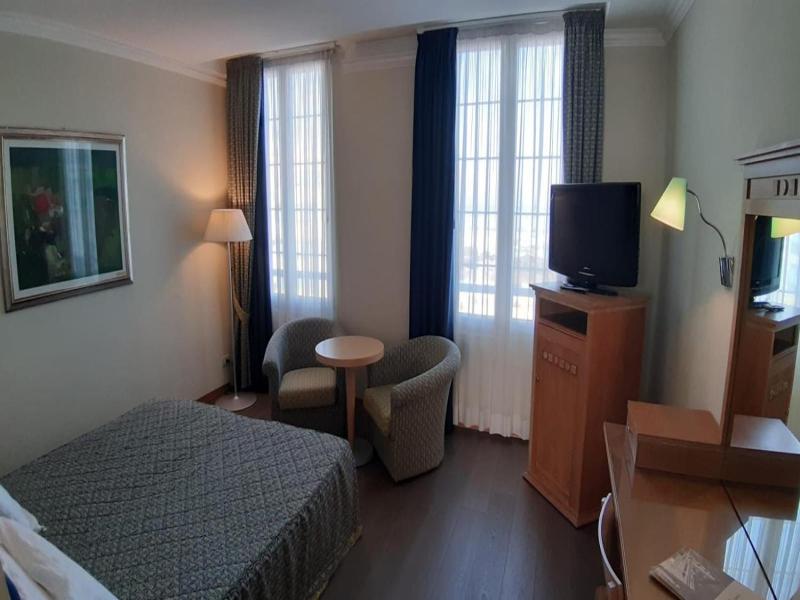 Grand Hotel image