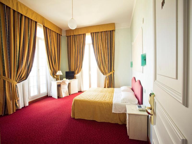 Grand Hotel image