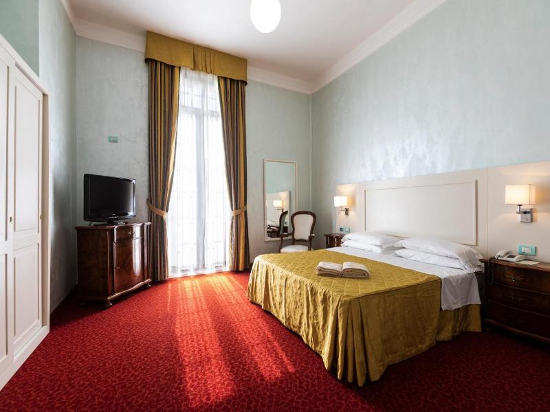 Grand Hotel image