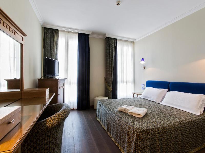 Grand Hotel image