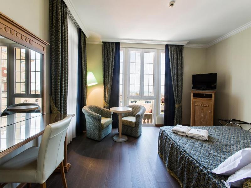 Grand Hotel image