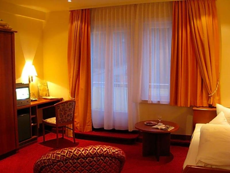 Romantikhotel Zur Sonne image