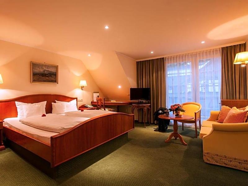 Romantikhotel Zur Sonne image