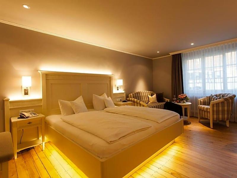 Romantikhotel Zur Sonne image