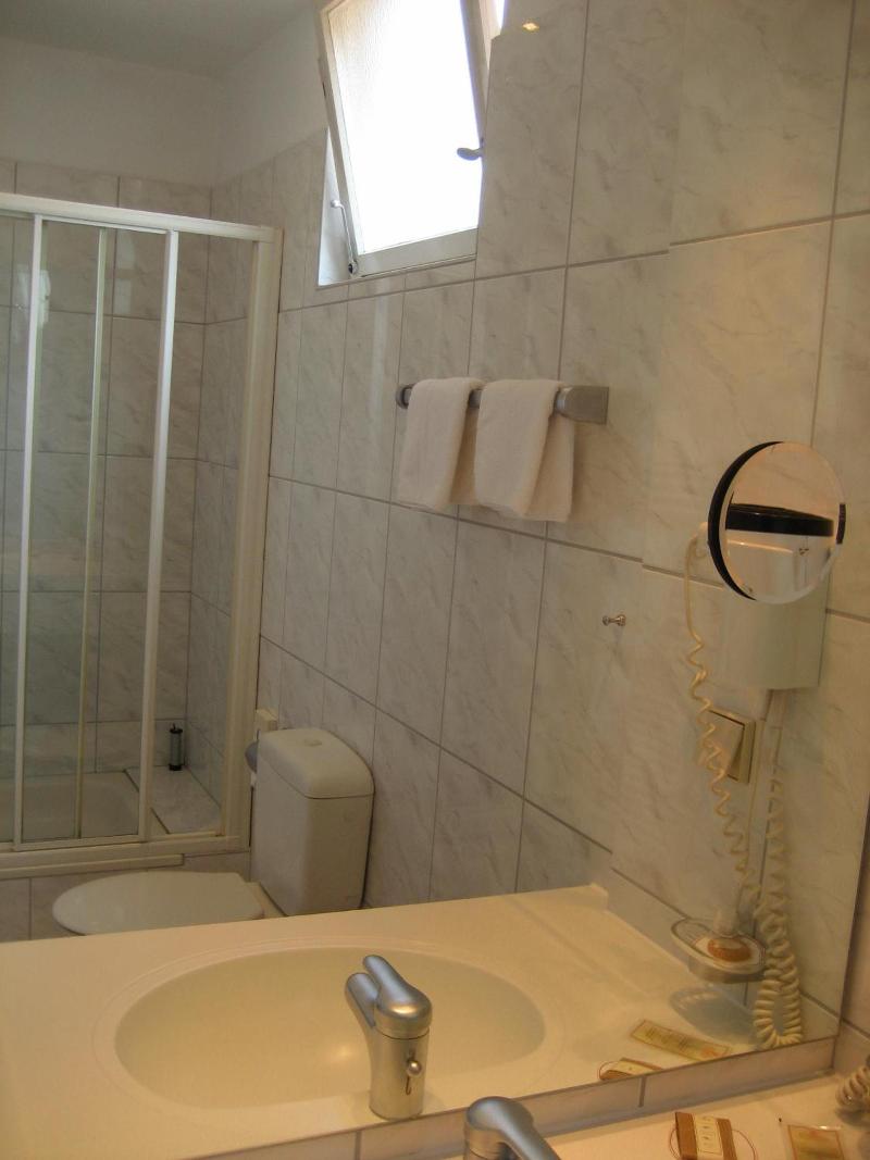 Romantikhotel Zur Sonne image