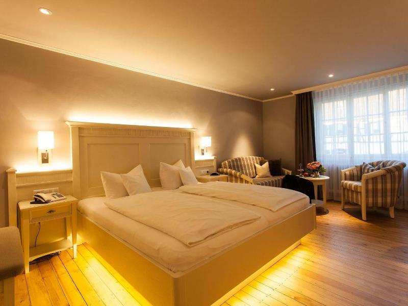 Romantikhotel Zur Sonne image