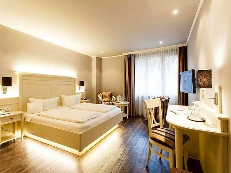 Romantikhotel Zur Sonne image