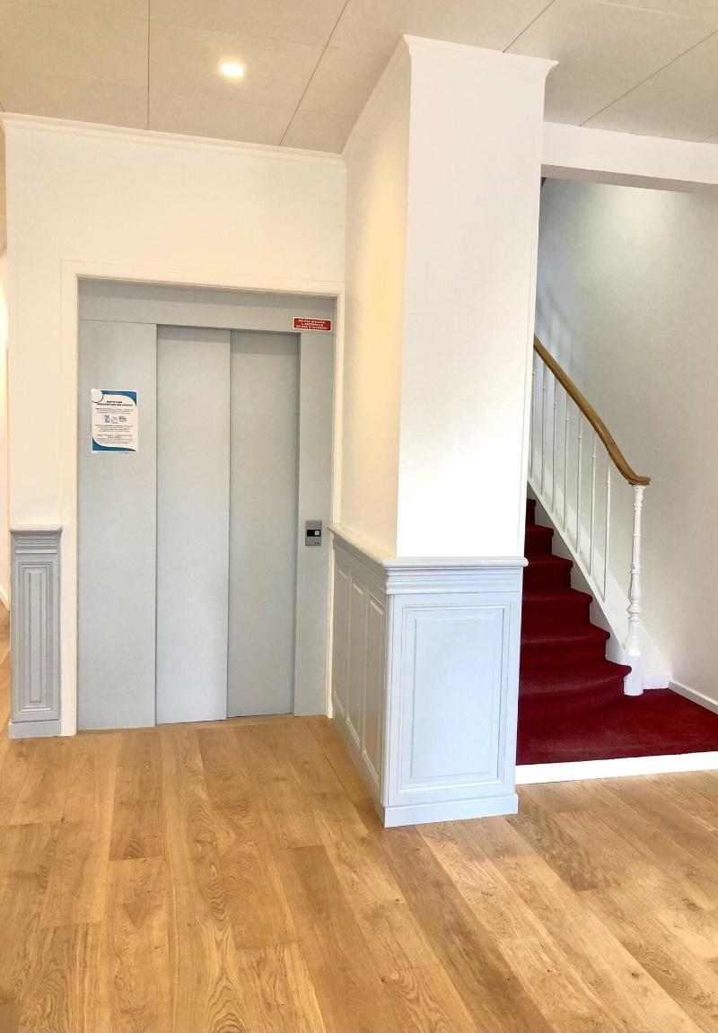 Porte Mars image