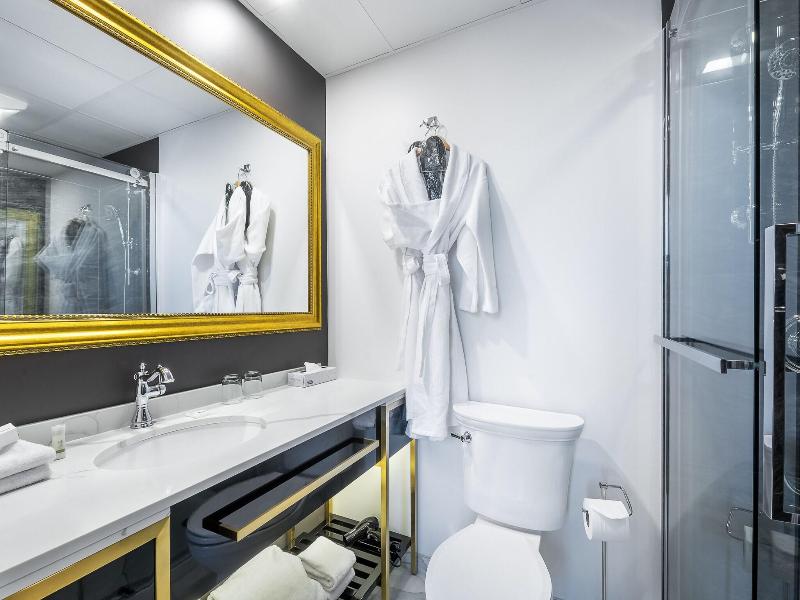 Hotel Clarendon image